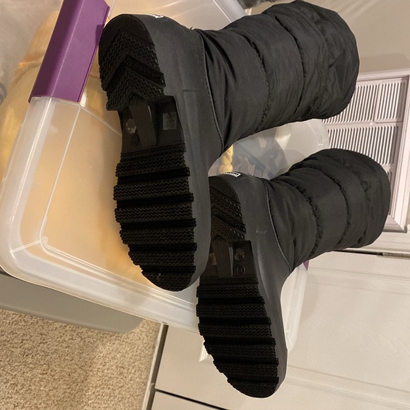 Brand new size 8 Dirty laundry snow boots black - Picture 4 of 6